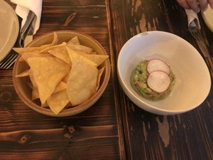 Guacamole  at Guaka in Faro