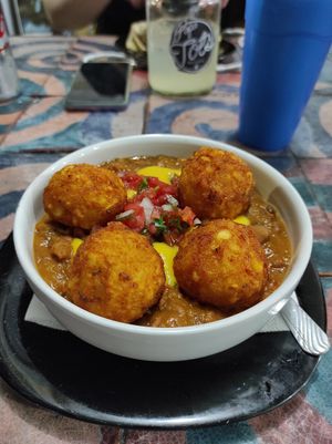 Chili with papa tots at Papa Tots in Puerto Escondido