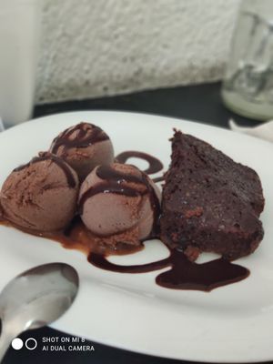 Vegan chocolate brownie with chocolate ice cream (* the ice cream had alcohol in it which we really liked) at Papa Tots in Puerto Escondido