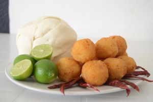 PapaTots MEXICANA
delicious fried potato crunchi outside and soft inside is also cheese and they are lime and chiliflakes flavored at Papa Tots in Puerto Escondido