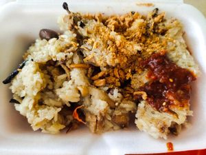 Glutinous rice with crispy chicken floss and chilli at Pong Tian Vegetarian  in Central Singapore