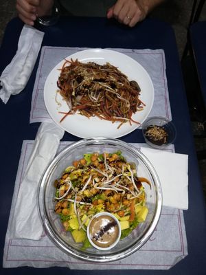 yakisoba and thai salad at Bigode Verde in Recife
