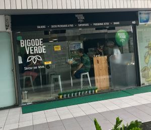 Espaço pequeno, bem arrumado, super limpo e atendimento simpático! at Bigode Verde in Recife