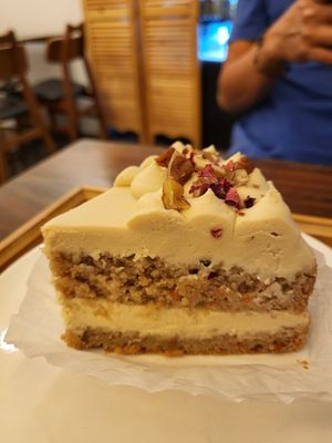 carrot cake at Soiroum in Seoul