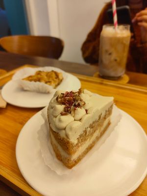 Carrot cake at Soiroum in Seoul