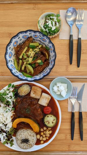 Rice Bowl with Braised Tempeh
& Vegan Hamburg Steak Plate at Soiroum in Seoul
