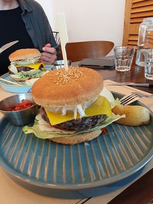 delicious burger at Soiroum in Seoul