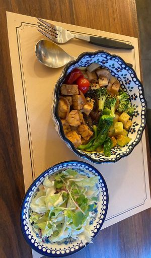 Tempeh bowl   at Soiroum in Seoul