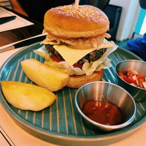 Burger  at Soiroum in Seoul