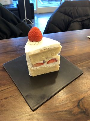 Strawberry coconut cake at Soiroum in Seoul
