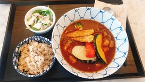 Tempeh and curry with brown rice at Soiroum in Seoul