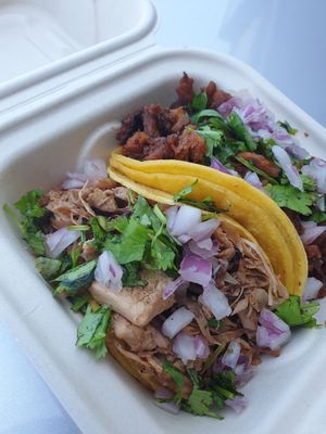 carnitas / al pastor at El Cocinero Restaurant in Van Nuys