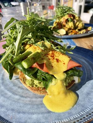 English muffins w hollandaize  at Hunter in Rye