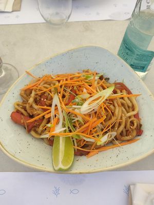 Wok con soja texturizada at Mirablau Beach Bar & Restaurant in Mallorca