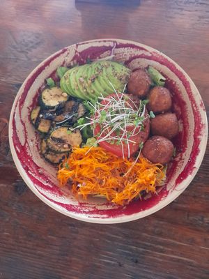 Paradise Vegan Salad (Regular size) at Vongo & Anchor in Chatan