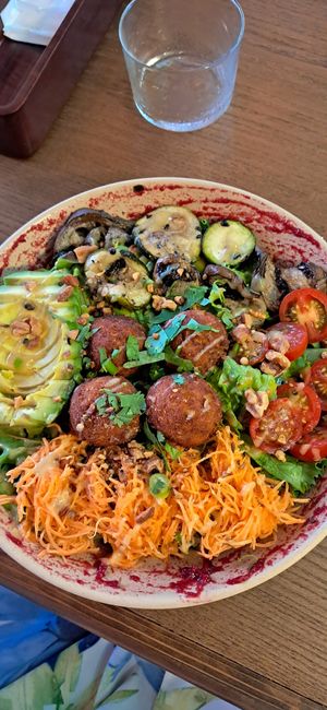  at Vongo & Anchor in Chatan