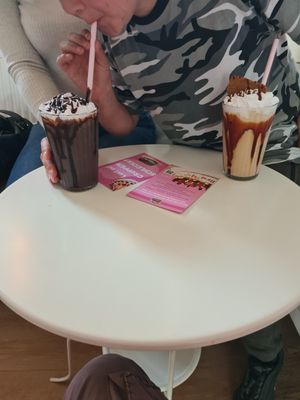 Veganer Schokoshake & LotusPokus at Schlecks - Ottensen in Hamburg