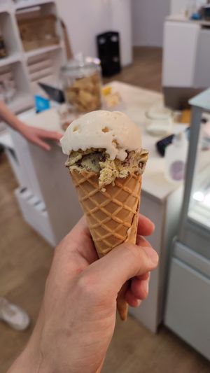 Pistachio-chocolate (+ extra flavour to try on top) at Luicella's - Lange Reihe in Hamburg