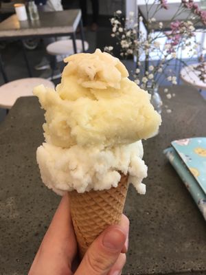 vegan ice cream in cone at Luicella's - Lange Reihe in Hamburg
