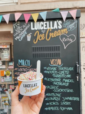 Pistachio with chocolate chunks and chocolate covered in sprinkles  at Luicella's - Detlev-Bremer-Straße in Hamburg