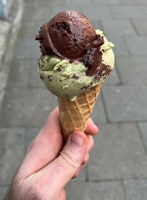 Pistachio, chocolate(?)  at Luicella's - Detlev-Bremer-Straße in Hamburg