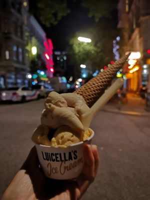 Two balls were to much for the vegan ice cream cone at Luicella's - Detlev-Bremer-Straße in Hamburg