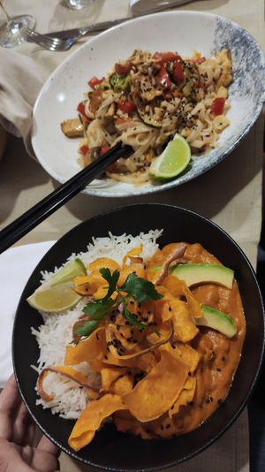 Jey pad thai and Sarawati's house curry at Gaudi&Naan in Ljubljana