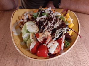 Summer bowl at Gaudi&Naan in Ljubljana