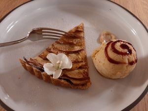 Apple pie with apple ice-cream at Gaudi&Naan in Ljubljana