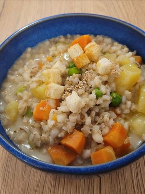 Vegan Ričet - barley soup at Gaudi&Naan in Ljubljana