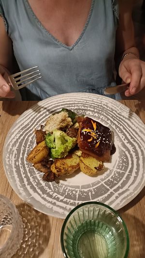 Main: marble "ribs" with baked potatoes and grilled vegetables at Gaudi&Naan in Ljubljana