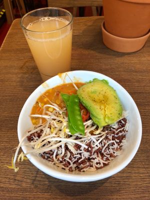 Afriacan peanut bowl at my indigo - Museumstraße in Innsbruck
