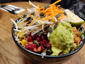 Vegane Poke Bowl at my indigo - Museumstraße in Innsbruck