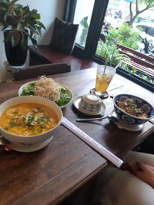 Tomato spiced tofu and Mi Quang at ROM Vegetarian Restaurant in Da Nang