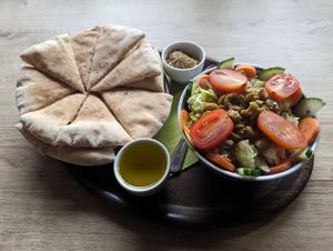 Hommos at Dobra Cajovna in Havirov