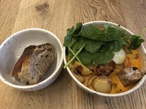 Thai bowl and bread  at Daily Pot in Bergen