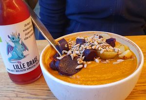 Red soup with lentils and curry at Daily Pot in Bergen