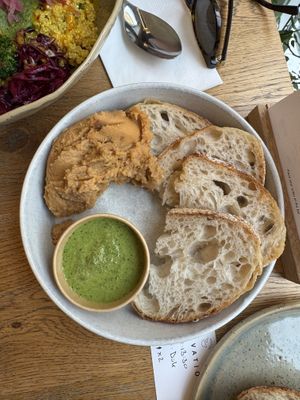 Bread with hummus and pesto  at Daily Pot in Bergen