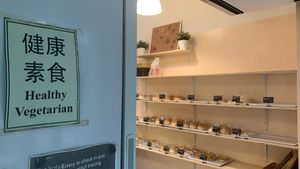 Vegan 🌱  at Almond Bakery 杏仁烘培坊 in West Singapore