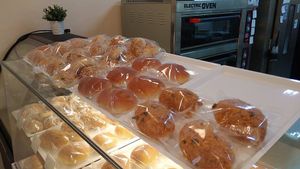 Vegan breads at Almond Bakery 杏仁烘培坊 in West Singapore