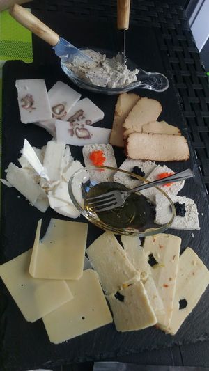 tagliere di formaggi veg at Mi Sa di Sano in Sanremo