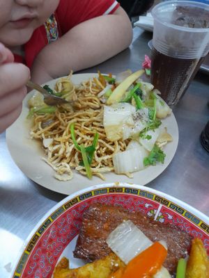 Crispy fried noodles at Giac Duc in Ho Chi Minh City