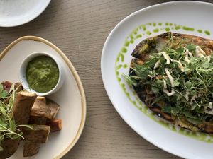 Pear gorgonzola flatbread and sweet potato wedges at Oliver's in Santa Barbara