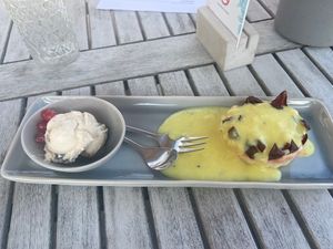 Zwetschgen Küchlein mit Eierlikör  at Weingut Trautwein - Restaurant & Hotel in Flonheim