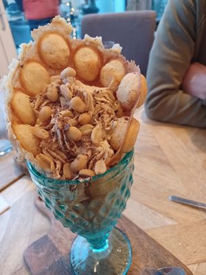 Snickers waffle at Weingut Trautwein - Restaurant & Hotel in Flonheim