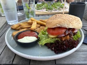 Pulled BbQ Burger  at Weingut Trautwein - Restaurant & Hotel in Flonheim