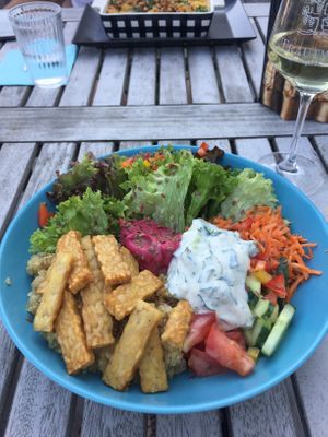 Weltenbummler Bowl  at Weingut Trautwein - Restaurant & Hotel in Flonheim