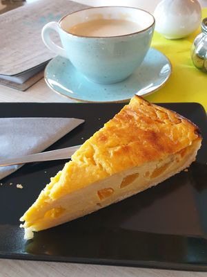 Mandarinen-käsekuchen at Weingut Trautwein - Restaurant & Hotel in Flonheim