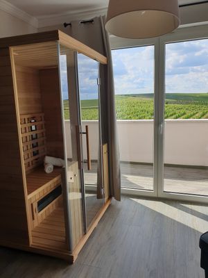Unser Zimmer mit infrarotsauna at Weingut Trautwein - Restaurant & Hotel in Flonheim