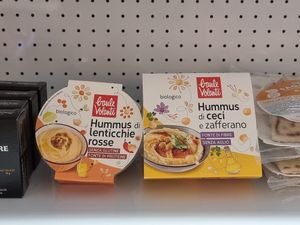 Hummus at Oasi Verde in Siena